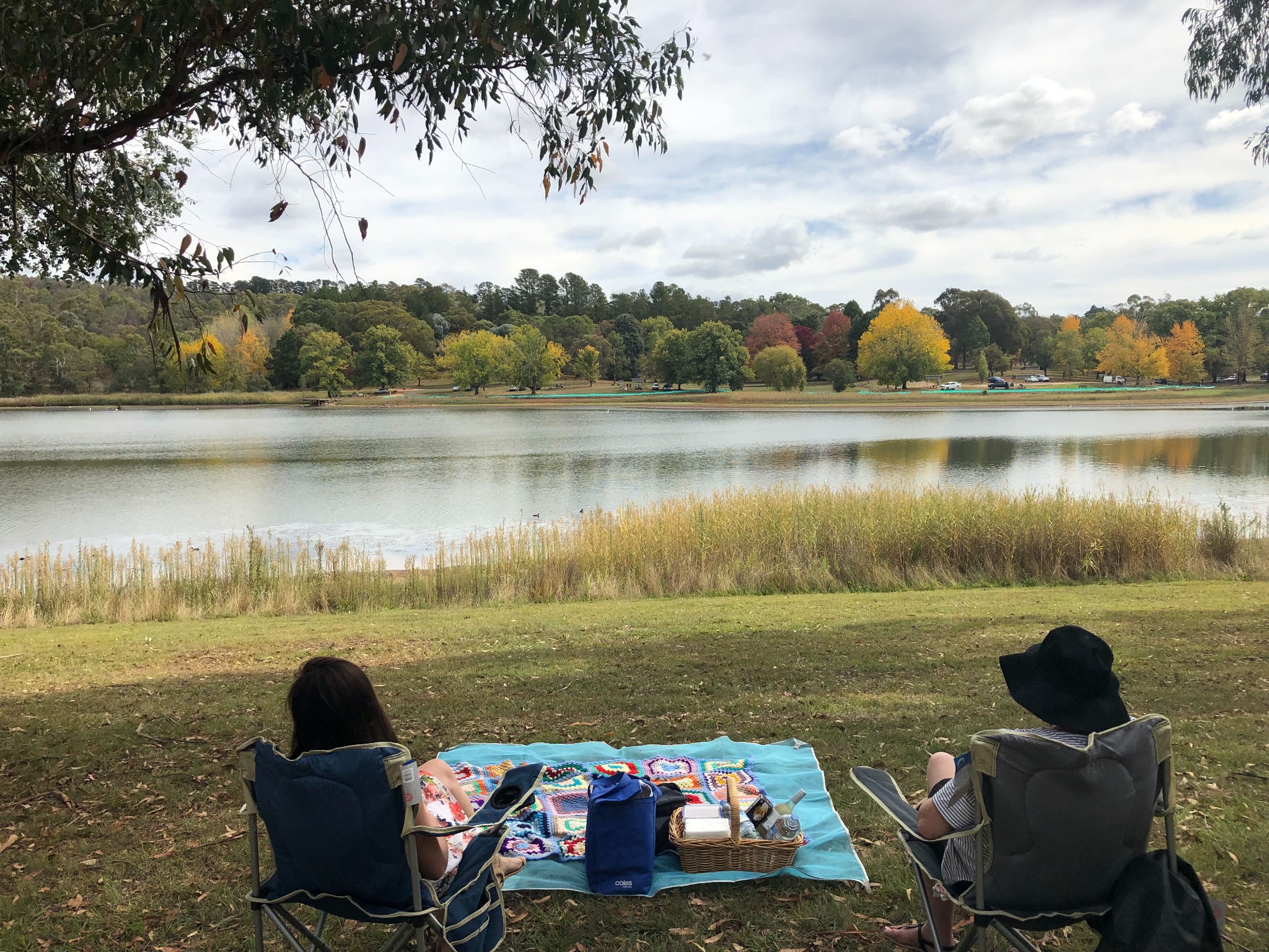 Picnic beside Lake Canobolas in autumn